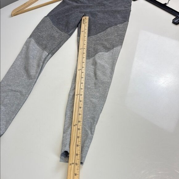 Outdoor Voices Gray Geometric Leggings Size Small - Picture 8 of 8